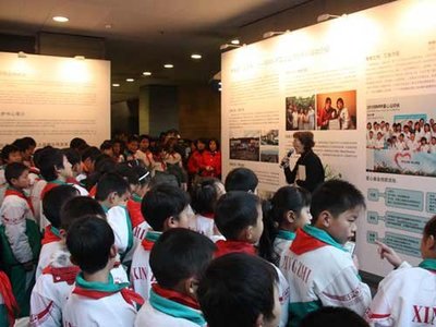 “BMW文化日”数百学生“追溯”精神家园