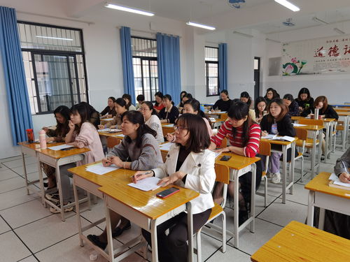 八步区城东实验小学全体语文教师参加小学语文 群文阅读 网络在线培训