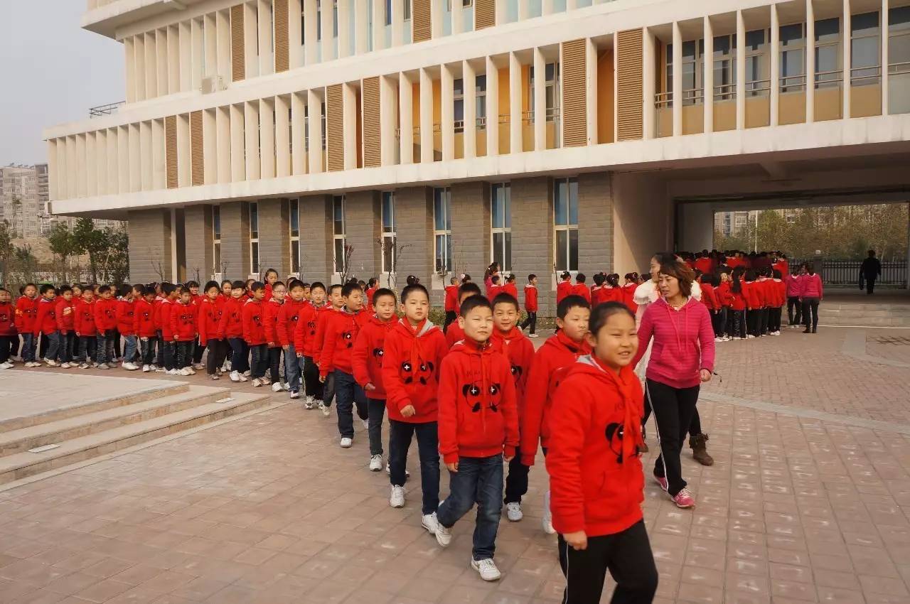 “恰同学少年,展翅翱翔”郑大实小六年级老师真情寄语毕业生_教育_网