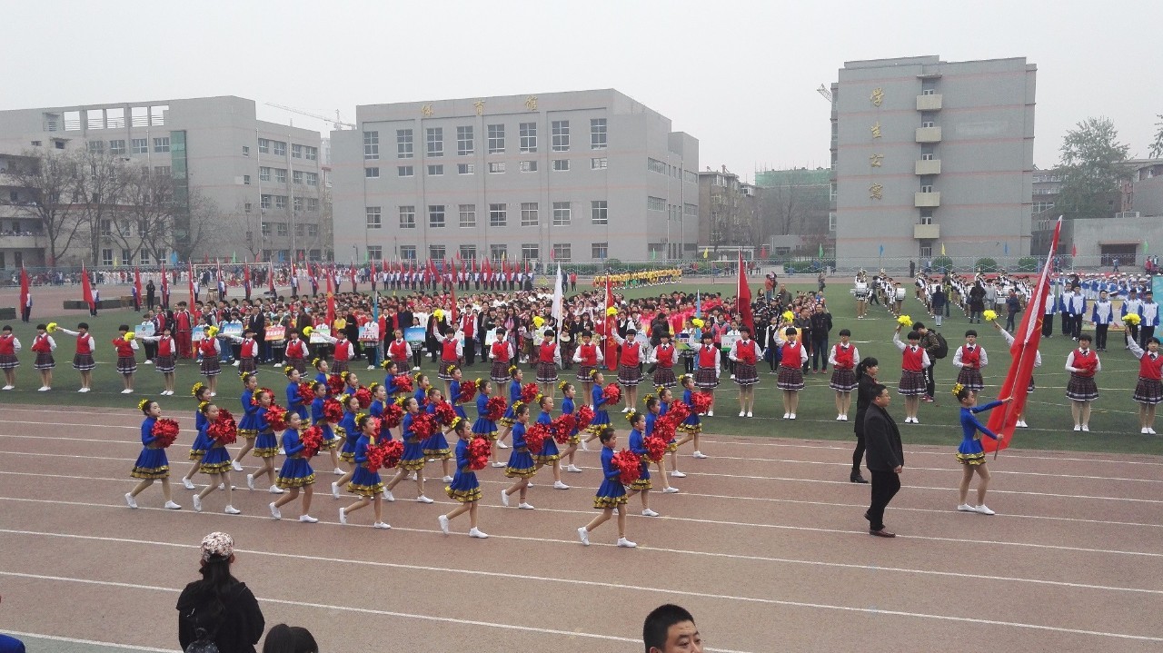 新华区运动会方队哪家强,各校创意顶杠杠!