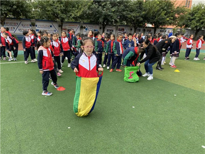 螃蟹走、袋鼠跳…东光实小秋季运动会开幕啦!